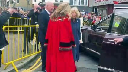 Her Majesty Queen Camilla waving goodbye as she departs for Government House