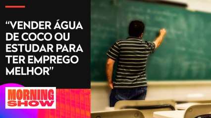 Professor demitido após humilhar aluno que vendia água de coco para ajudar família