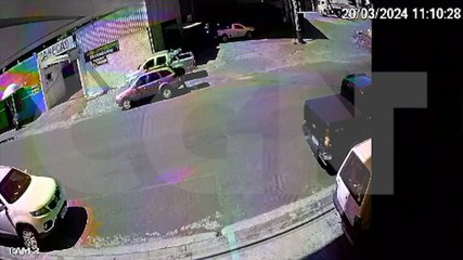 Câmeras registram momento em que guincho passa e causa acidente no Parque São Paulo