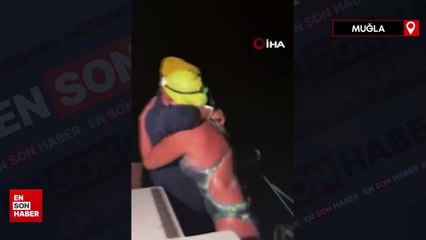 Aysu Türkoğlu, Cook Boğazı’nı 7 saatte geçti