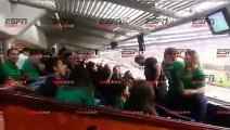 Pelea entre mujeres en partido de Mexico vs Honduras  Lady del Azteca