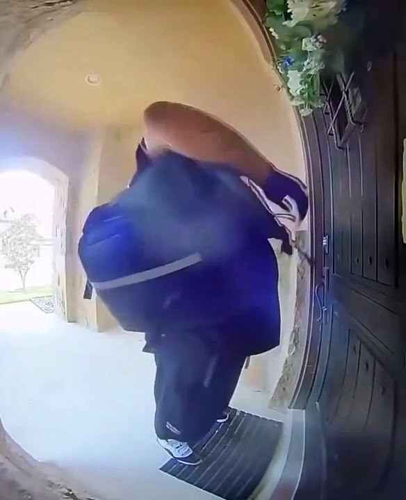 Man gets caught on camera trying to break into a house