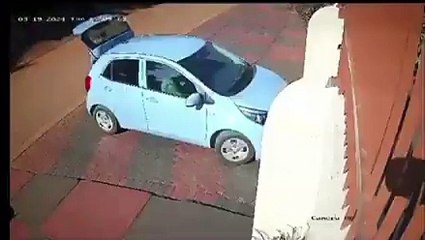 Vídeo capta secuestro de una madre y su hijo a plena luz el día