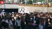Video enfrentamiento entre anarquistas y policías durante la Marcha del 2 de Octubre