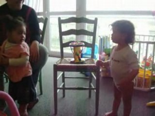 Kaly et Emma en mode tecktonik 5 avril 2008