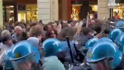 "Boicotta Israele", scontri studenti-polizia a Bologna