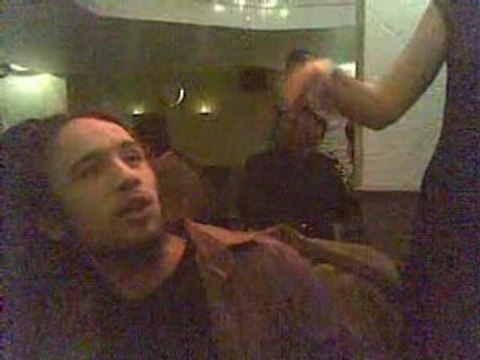 Léo pète les plombs