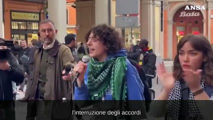 Contestatrici pro Palestina: "L'UniBo e il suo rettore hanno le mani sporche di sangue"