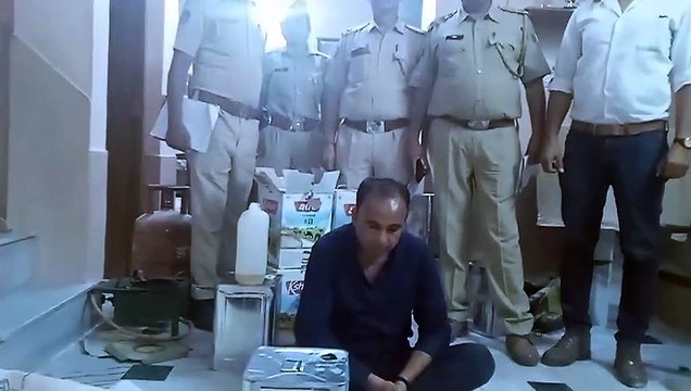 मकान में पॉम ऑयल से बन रहा था ब्राण्डेड घी