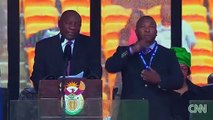 Interprete de Lenguaje a Señas en el Servicio de mandela No decia Nada