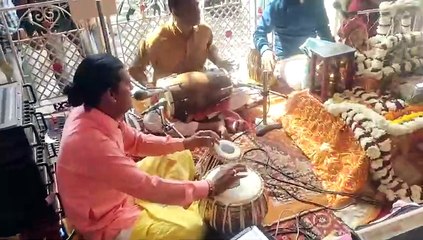 गजब मेरे खाटू वाले .... भजन पर झूमे श्रद्धालु ... देखें वीडियो ...