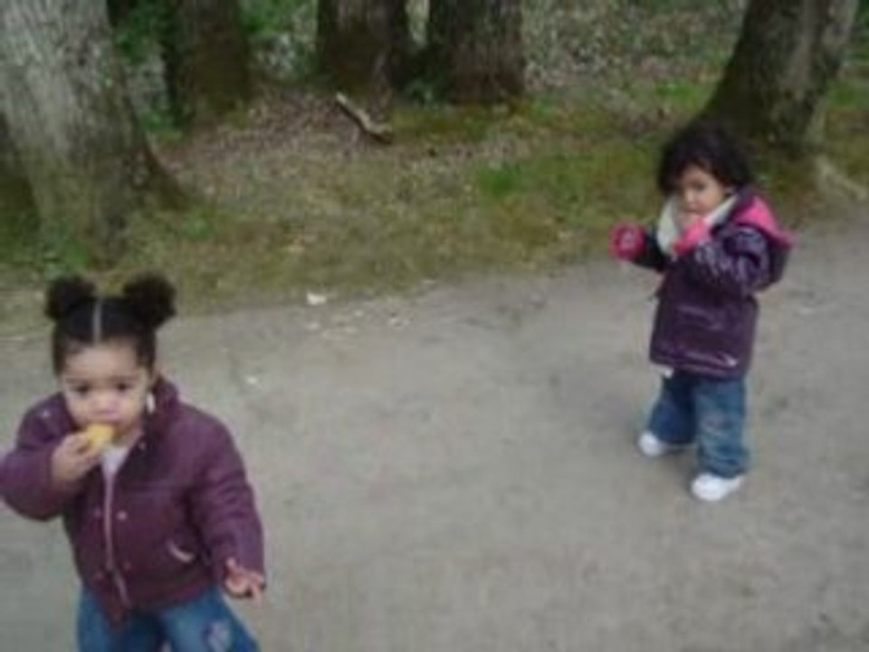 Kaly et Emma en mode makrellage 5 avril 2008