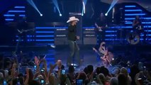 American Country Music Awards 2014  Justin Moore  Lettin The Night Roll