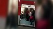 Pelea en Metro Mujer intenta golpear a mujer embarazada