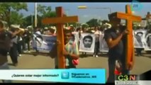 Oraciones para normalistas de Ayotzinapa pide el Papa