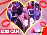 Kiss Cam - Iggy Azalea lame la cara de su novio