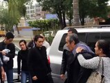 Perro Aguayo devastado en el funeral de su hijo en Guadalajara