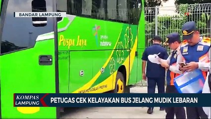 Petugas Cek Kelayakan Bus Jelang Mudik Lebaran