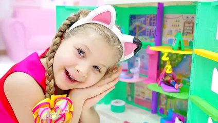 Diana and Roma Find Kitty Inside Special Gabby's Dollhouse Package!