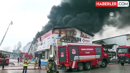 Ankara'da Depo Yangınında İtfaiye Müdahalesi