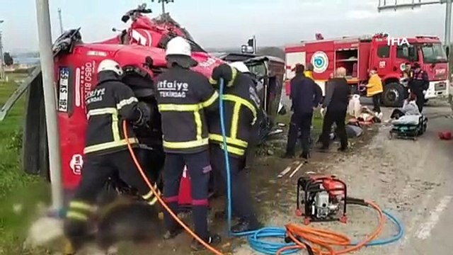 TIR, yolcu minibüsüne çarptı: Çok sayıda ölü ve yaralı var