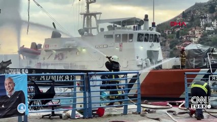 İki tur teknesi alev aldı!