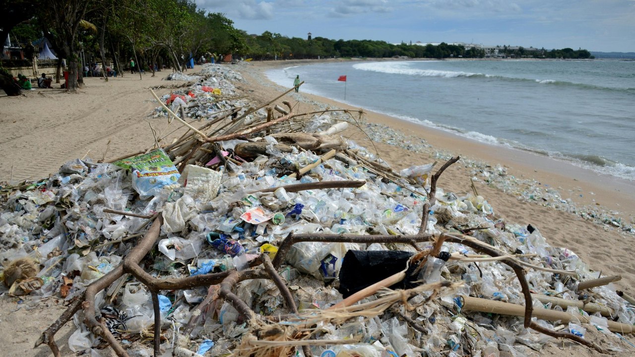 Bali erstickt im Müll