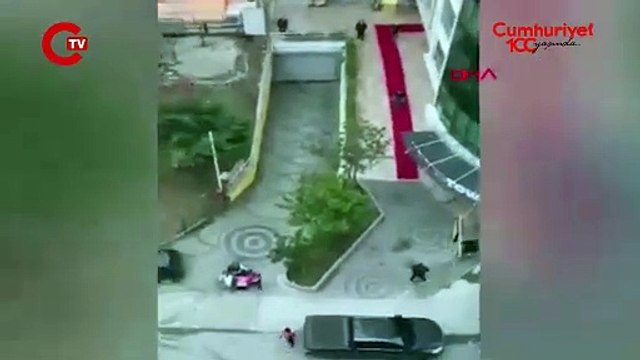 Esenyurt'ta esnafla motorkuryelerin kavgasında ortalık savaş alanına döndü
