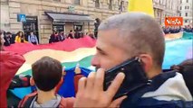 Manifestazione di Libera a Roma, in piazza anche una bandiera gigante della pace
