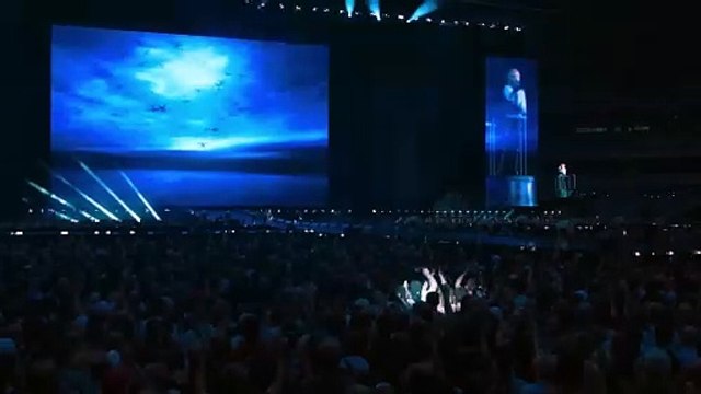 Mylène Farmer chante Libertine en live