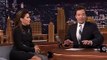 The Tonight Show: Eva Longoria Ayuda a Jimmy Fallon Para Actuar un Perfecto momento de Telenovela