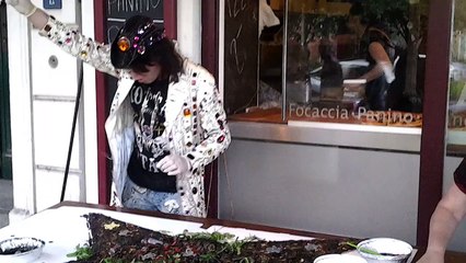 Michael The GlitterKing makes an Art Pizza