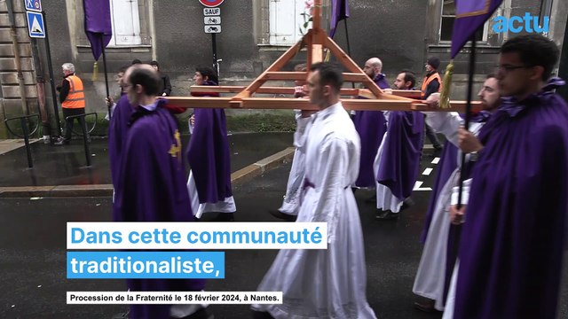 Valentine est une ancienne fidèle de la Fraternité Saint-Pie X