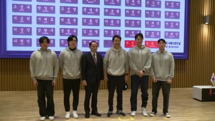 [서울] 서울시 찾은 최원일 전 함장 "오직 국가와 국민 위해 바다로" / YTN