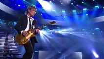 AMERICAN IDOL 2016 - Carrie Underwood and Keith Urban Perform 