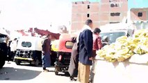 ازمه  في ميدان السوق بسبب دخول سياره وسط ميدان الزحام