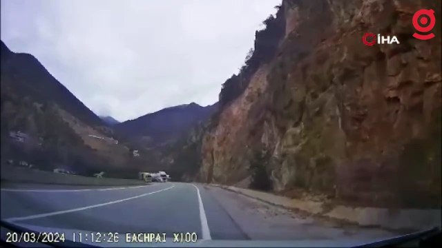 Keskin virajda facia, sürücünün dikkati sayesinde atlatıldı