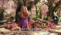 Alicia A Través Del Espejo - Clip Oficial Sub Español. El regreso de Alicia (2016) HD