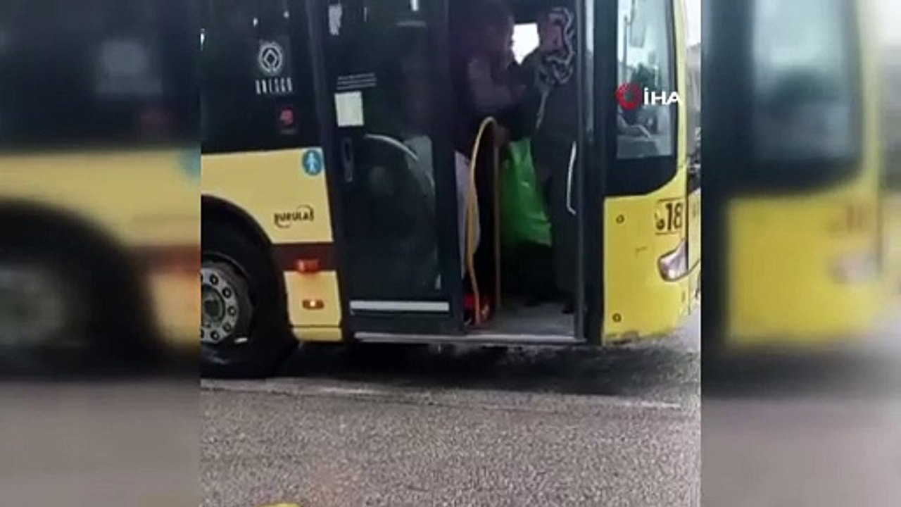 Bursa'da otobüs boks ringine döndü! İşte o anlar