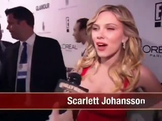 [INCROYABLE] Une femme disparait derrière Scarlett Johanson
