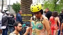 Ciclistas pasean desnudos por la CDMX