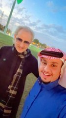 الأمير الوليد بن طلال في زيارة للوكيشن شباب البومب ويكشف رأيه في المسلسل