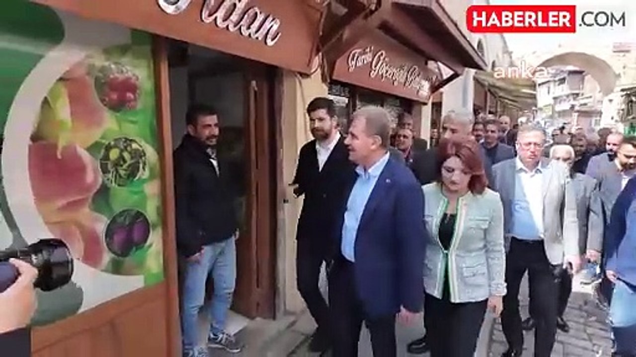 Mersin Büyükşehir Belediye Başkanı Vahap Seçer Tarsus'ta Esnaf ve Vatandaşlarla Buluştu
