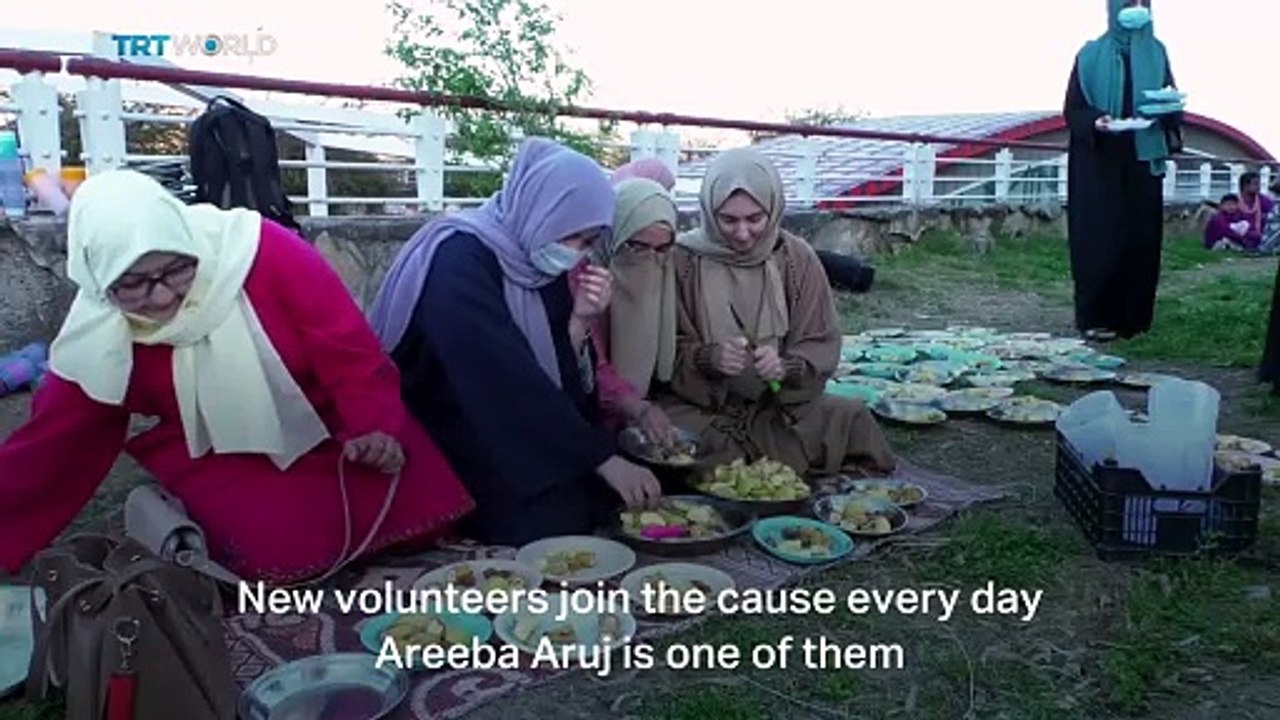 Traditional iftar meals line Pakistan's streets