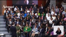 Joven urge a Peña Nieto respuesta sin coreografías