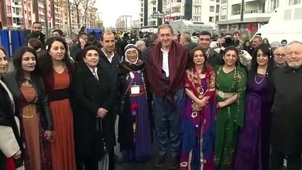 Diyarbakır'da Nevruz kutlamasında terör propagandası yapan 166 kişi gözaltında!