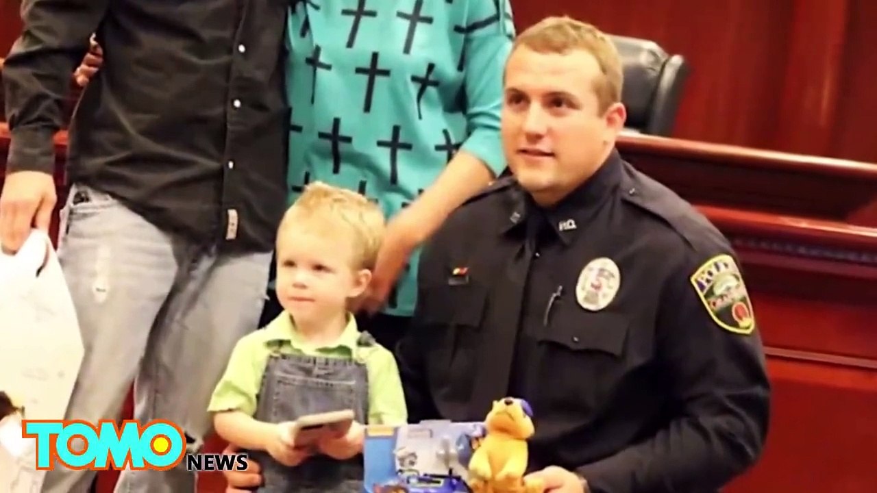 Cop saves kid caught on camera Vídeo Dailymotion