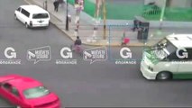 Chofer de transporte público atropella a mujer en Ecatepec