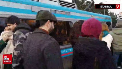 İstanbul'da arızalanan tramvay yolda kaldı