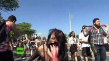 Los zombis marchan por las calles de Río de Janeiro